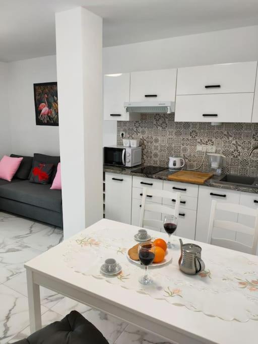 Apartament Flamingo Z Basenem トレビエハ エクステリア 写真